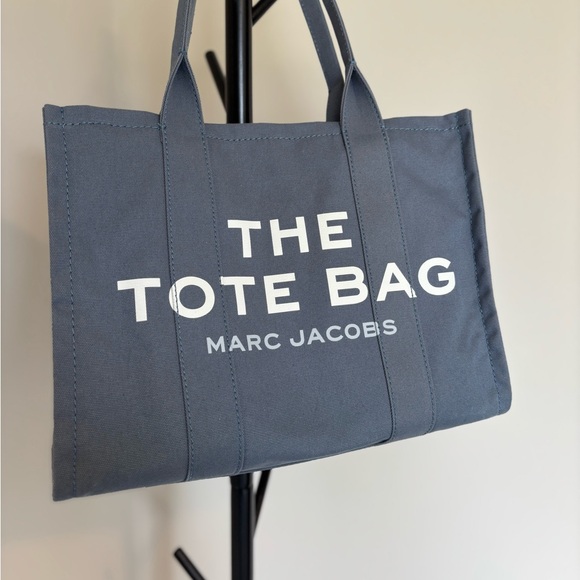 Marc Jacobs | Large Tote - Picture 4 of 11